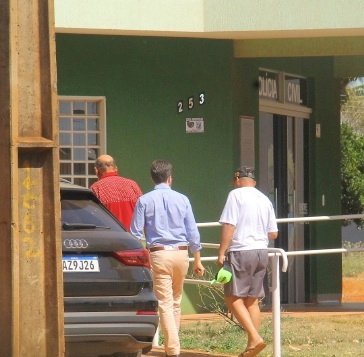 Após 2 semanas preso, homem que atirou em vizinho em briga de calçada é solto em MS