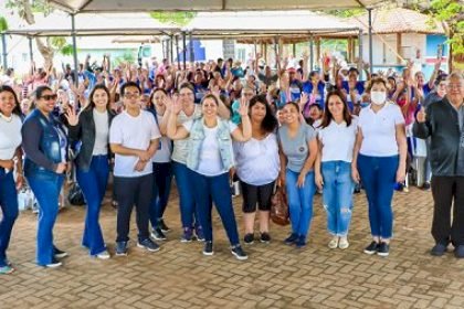 Atendidos pelos serviços da SMAS participam de confraternização em comemoração ao Dia do Idoso