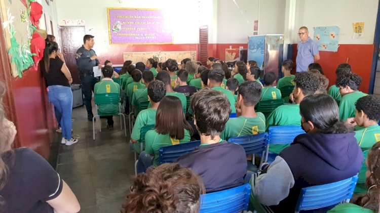 Polícia Militar realiza palestra em escola Estadual de Cassilândia